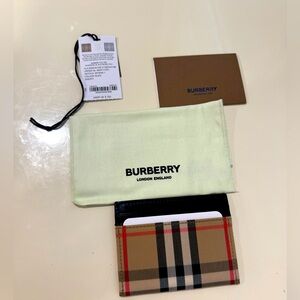 BURBERRY BNWT cardholder - nova check and black. AUTHENTIC